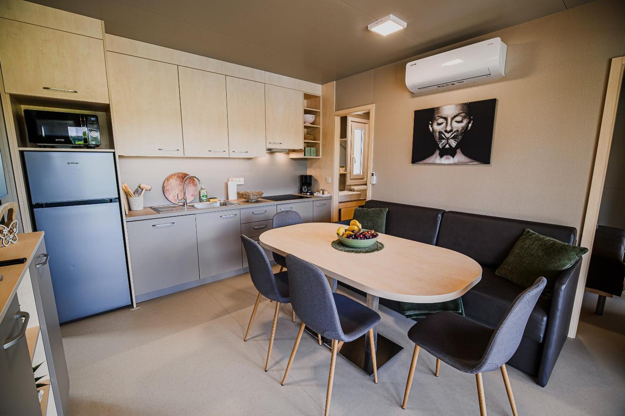 Deluxe Lake View Mobile Homes With Thermal Riviera Tickets Catez ob Savi Kültér fotó