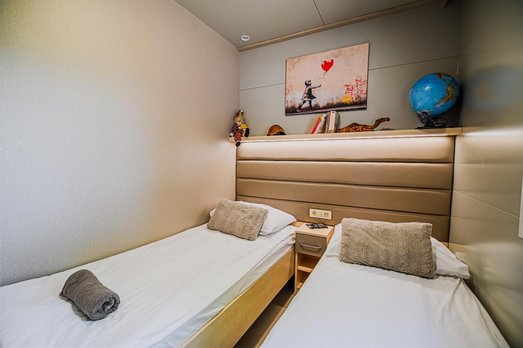 Deluxe Lake View Mobile Homes With Thermal Riviera Tickets Catez ob Savi Kültér fotó